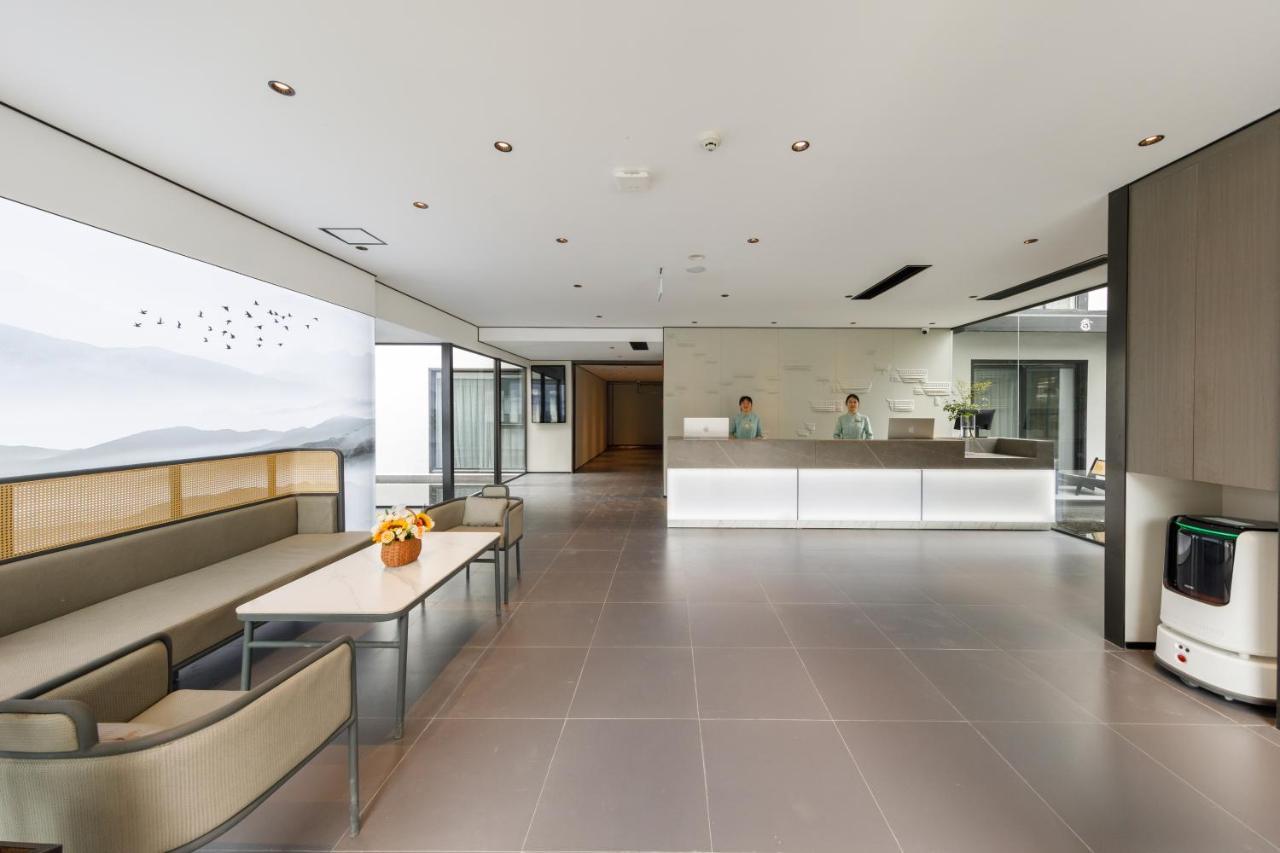 Gongxili - Xige Hotel Free Welcome Tea And Dessert Чэнду Экстерьер фото