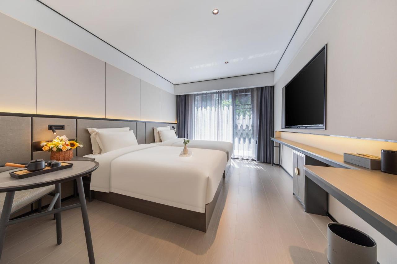 Gongxili - Xige Hotel Free Welcome Tea And Dessert Чэнду Экстерьер фото